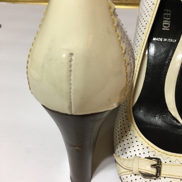 Fendi Vintage Cream Leather Size 39 Wooden Heels - Picture 6 of 8